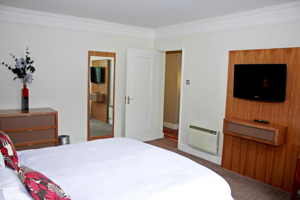 Bromsgrove Hotel And Spa Room photo