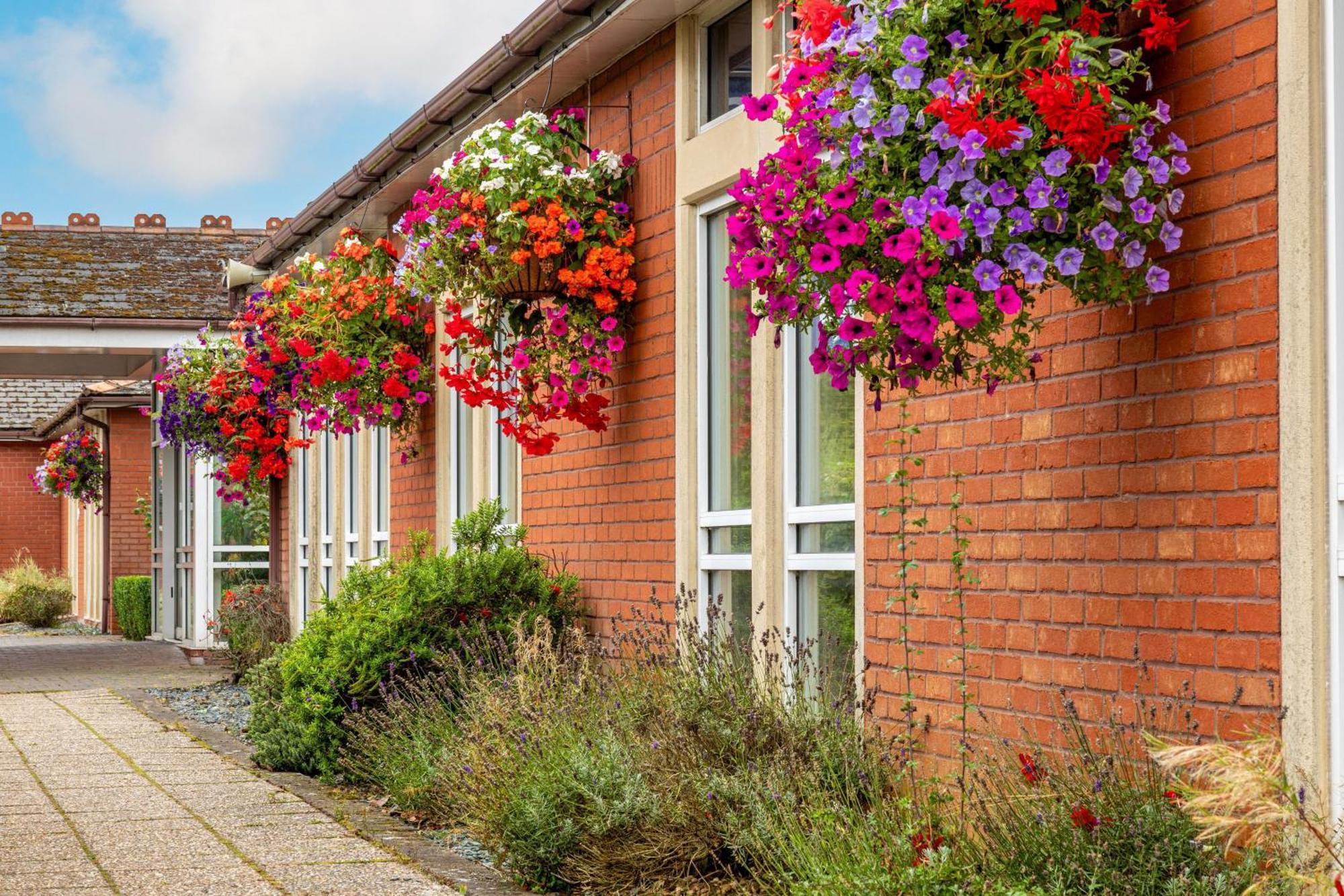 Bromsgrove Hotel And Spa Exterior photo